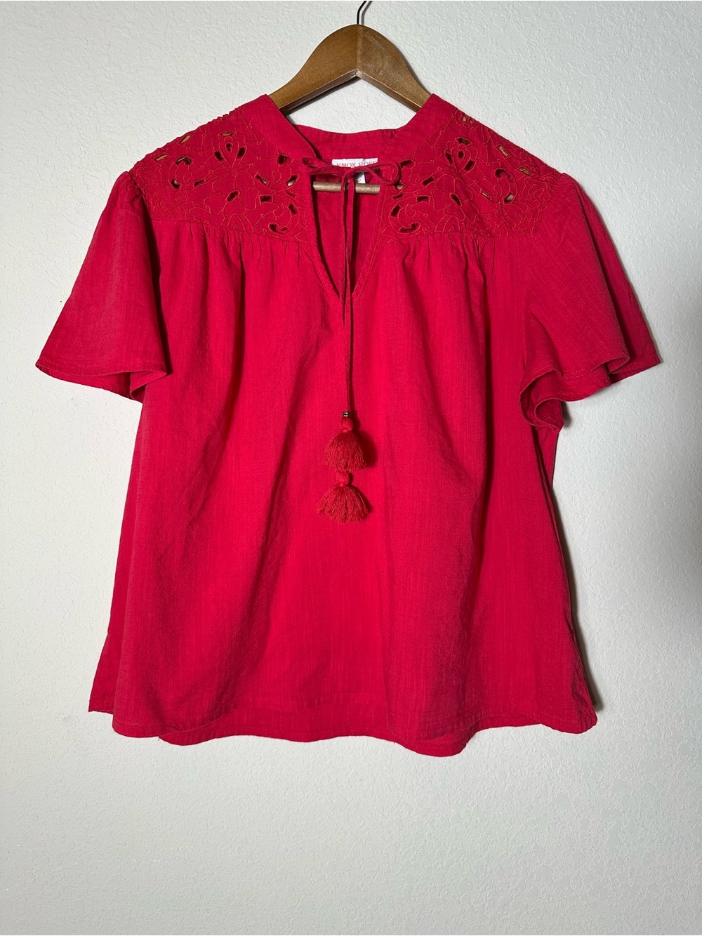Knox Rose Red Eyelet Tie-Neck Flutter Sleeve Blouse Size L
